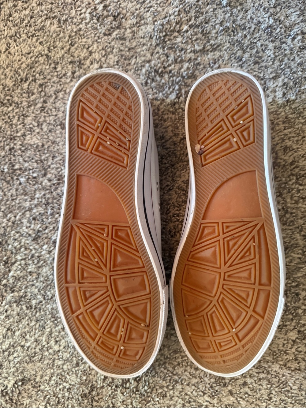 Classic White Canvas Low-Top Sneakers with Red Trim - Picture 2 of 2
